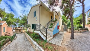Property entrance - Apartments Ruzmarin (Rogoznica)