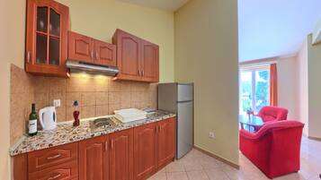 Apartment, 1 Bedroom, Balcony, Sea View | Private kitchen | Fridge