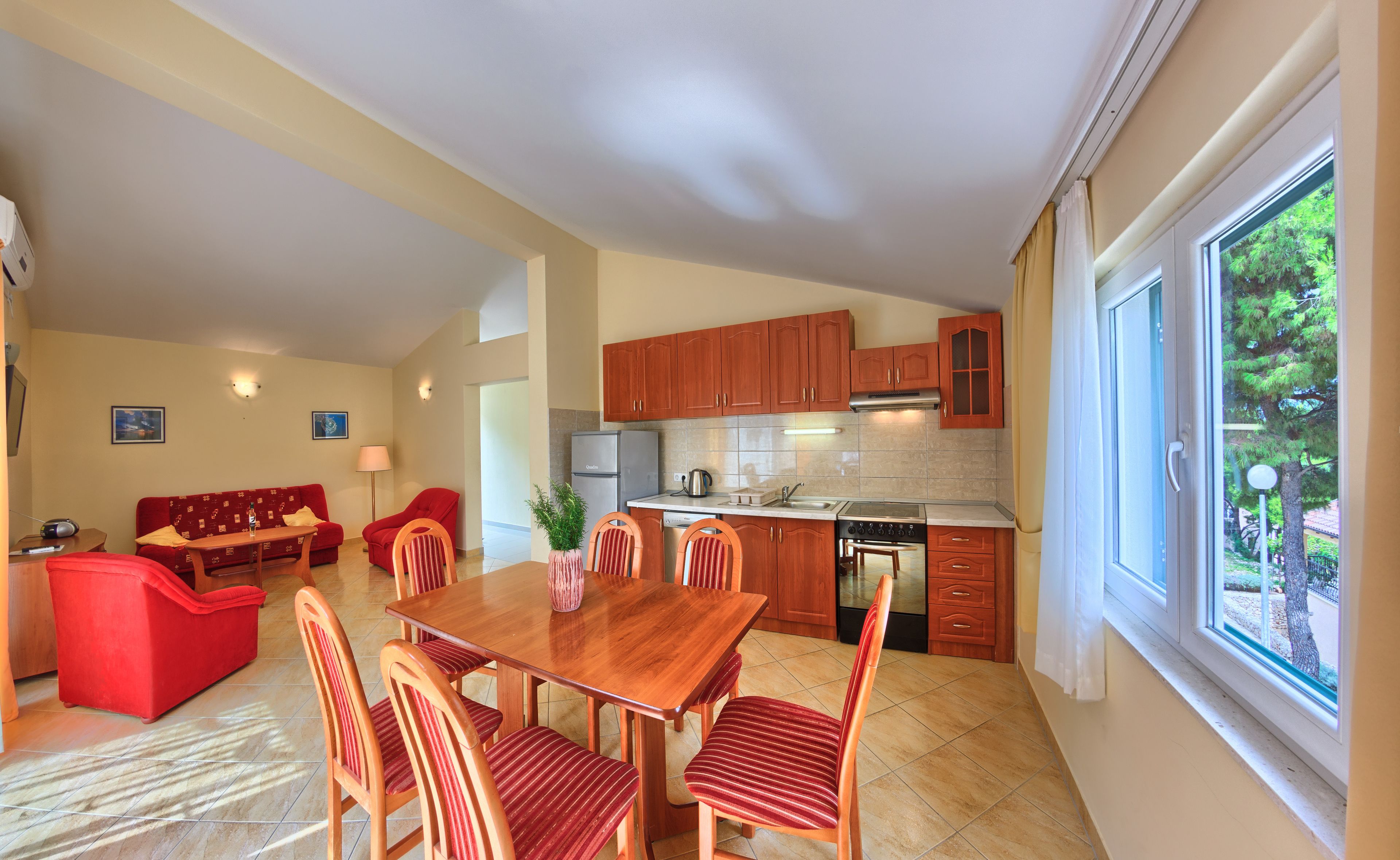 Comfort Apartment, 3 Bedrooms, Terrace, Sea View | Premium bedding, in-room safe, free cribs/infant beds, rollaway beds