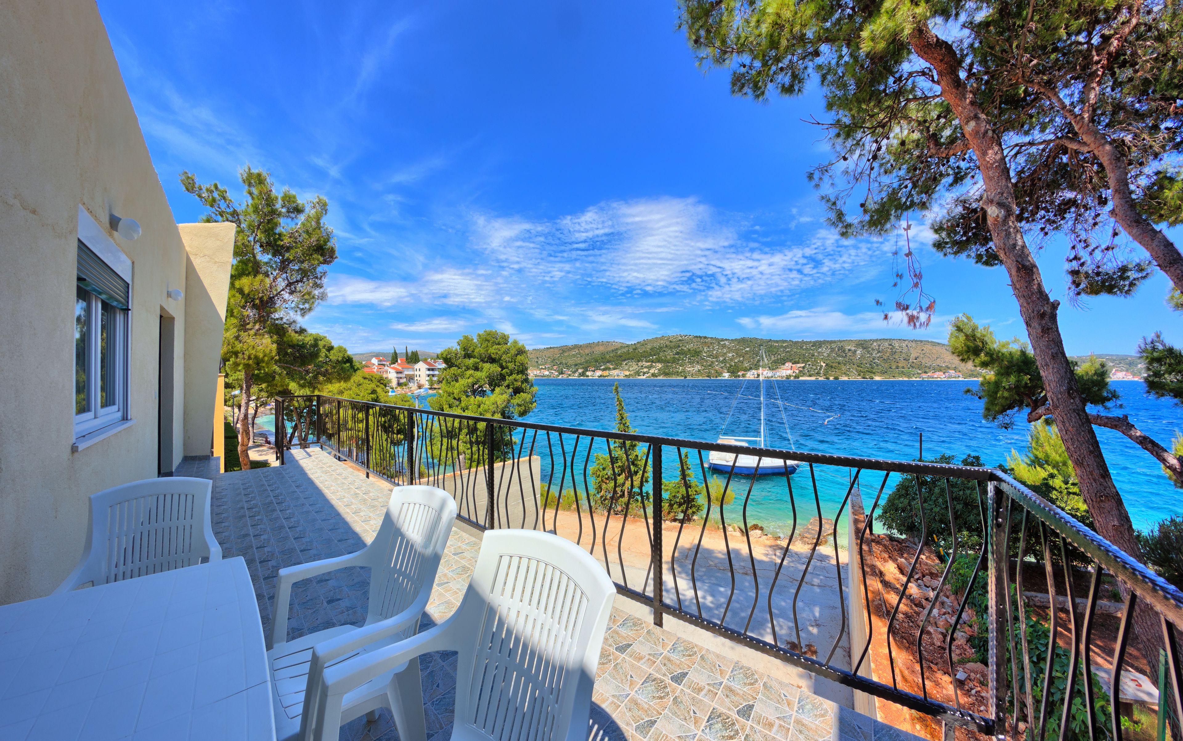 Comfort Apartment, 3 Bedrooms, Terrace, Sea View | Premium bedding, in-room safe, free cots/infant beds, rollaway beds