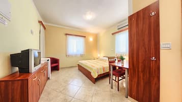 Deluxe-Doppelzimmer, Balkon (Partial sea view) | Hochwertige Bettwaren, Zimmersafe, kostenlose Babybetten, Zustellbetten