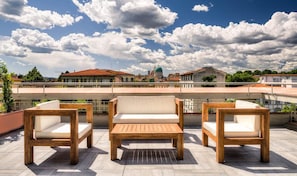Suite – panorama, terrasse, byutsikt | Utsikt fra rommet