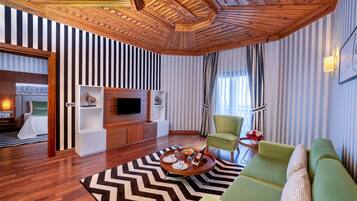 Family Suite, 2 Bedrooms | Free minibar, in-room safe, desk, soundproofing