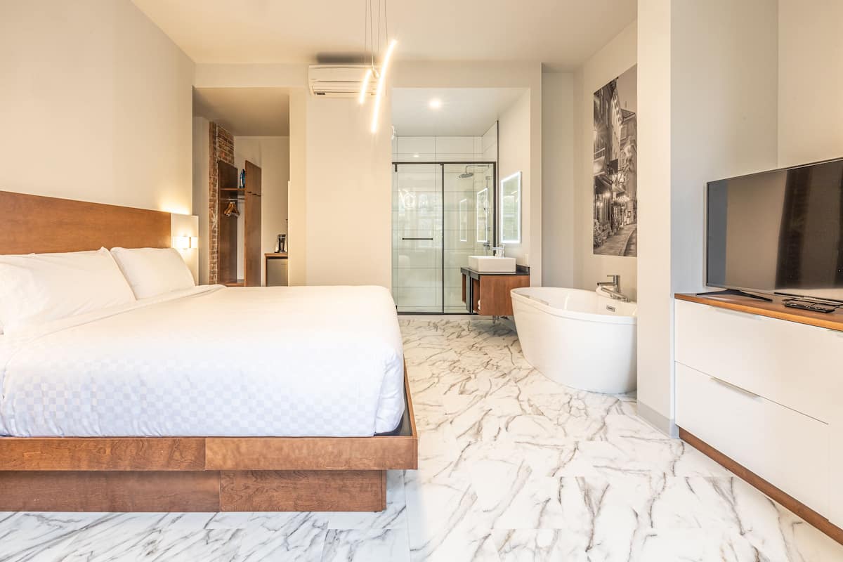 Romantische kamer, uitzicht op park | Luxe beddengoed, bedden met traagschuimmatras, verduisterende gordijnen