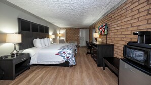 Escritorio, cunas gratuitas, wifi gratis y ropa de cama