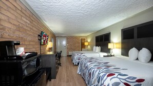 Escritorio, cunas gratuitas, wifi gratis y ropa de cama