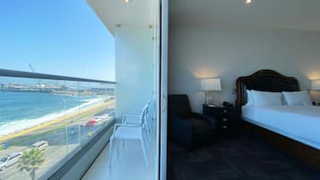 Deluxe Room, 1 Double Bed, Non Smoking (Oceanfront View)