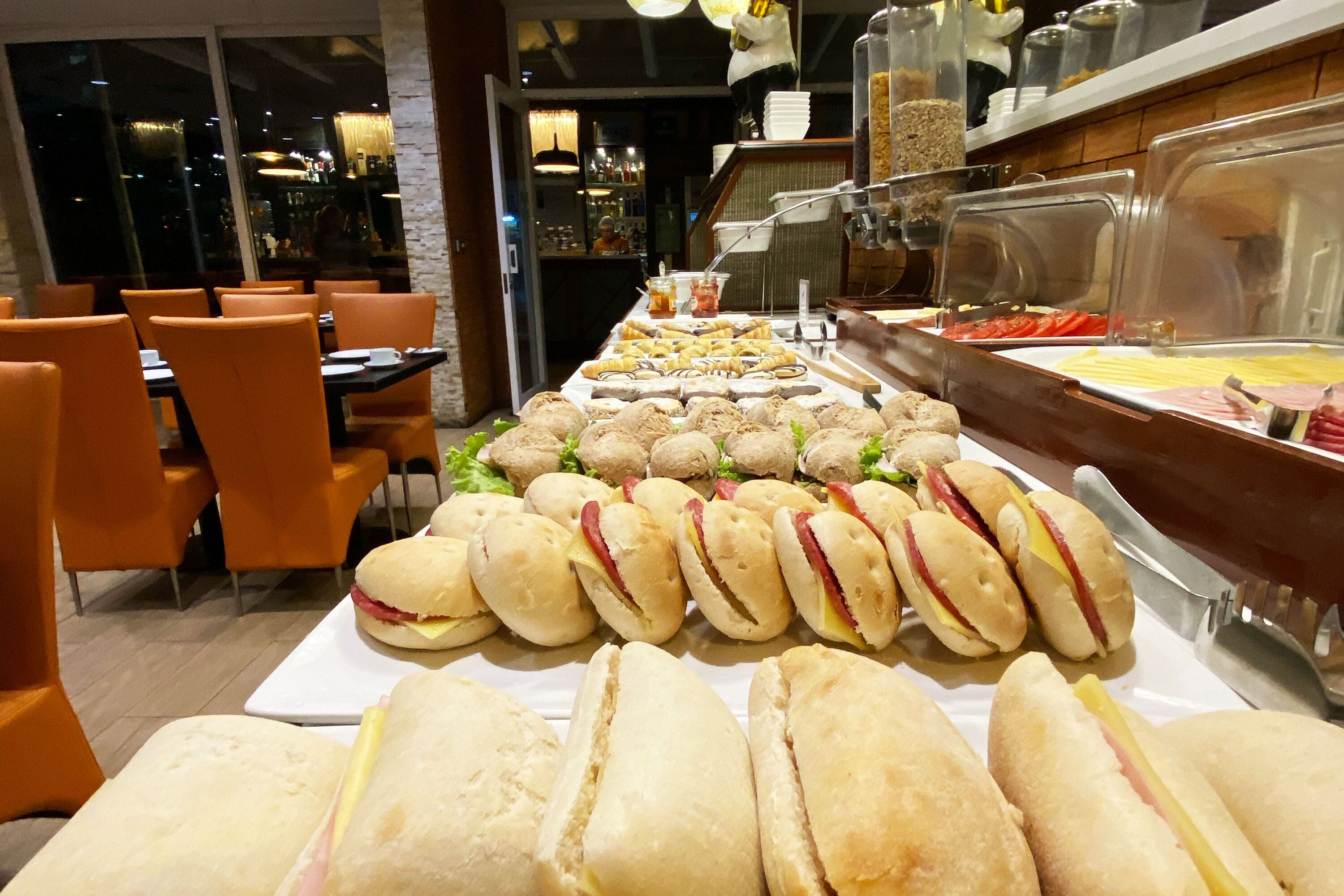 Phục vụ bữa sáng, bữa trưa, bữa tối, đặc sản vùng, nhìn ra bãi biển 