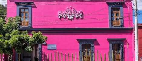 Fachada de la propiedad