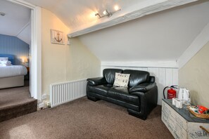 Lounge - The Wylfa (Pwllheli)