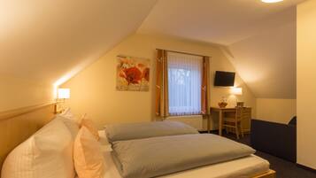 Standard Double Room | Premium bedding, in-room safe, desk, blackout drapes