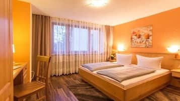 Classic Double Room | Premium bedding, in-room safe, desk, blackout drapes