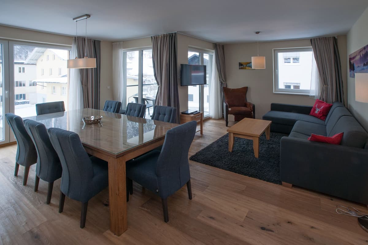Attico, 3 camere da letto, balcone, vista montagna (Cleaning Fee: EUR 170,00) | Una cassaforte in camera, culle/letti per bambini (gratuiti)
