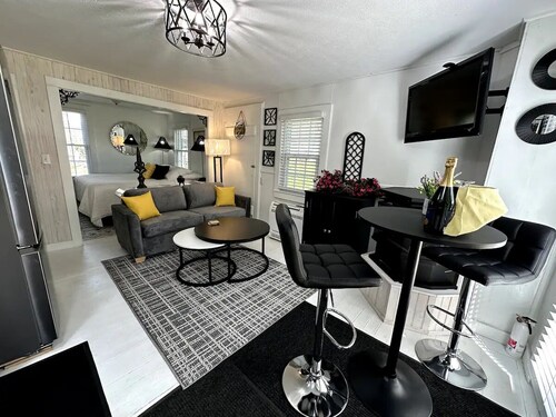 18 Vine Inn & Carriage House