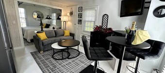 18 Vine Inn & Carriage House