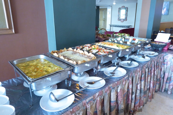 Daily cooked-to-order breakfast for a fee
