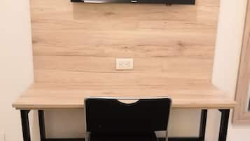 Quarto standard, 2 camas de casal | Cofres nos quartos, Wi-Fi de cortesia, roupa de cama