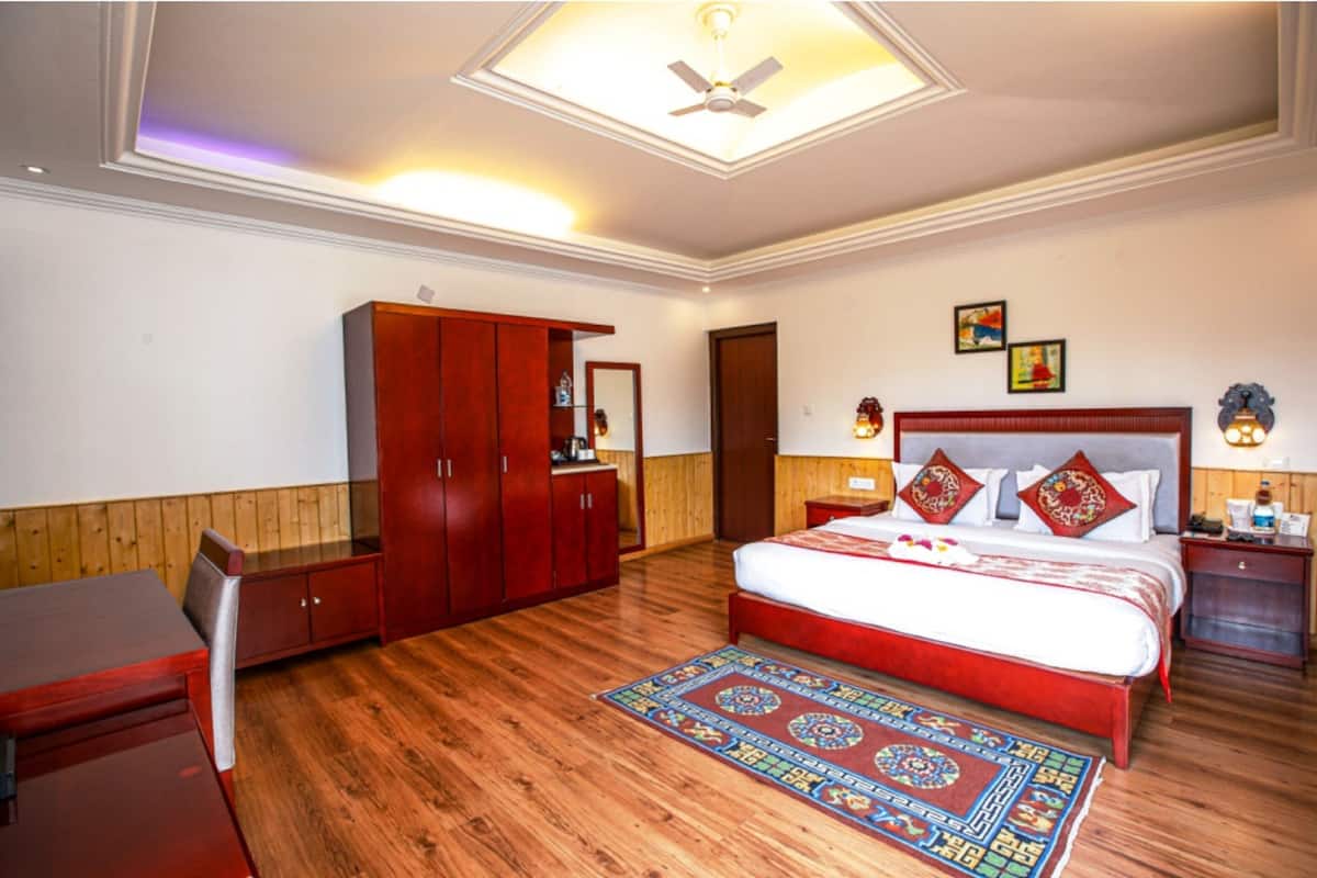 Zen Cottages | In-room safe, desk, laptop workspace, soundproofing