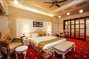 Royal Suite, 1 Bedroom, Mountain View | In-room safe, individually decorated, individually furnished, desk