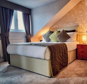Superior Double Room, Ensuite | Premium bedding, individually decorated, blackout curtains - No. 21 York (York)