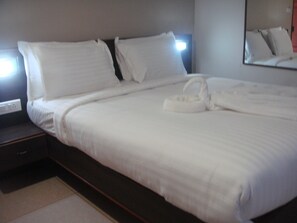 Hochwertige Bettwaren, Zimmersafe, Bügeleisen/Bügelbrett, Zustellbetten