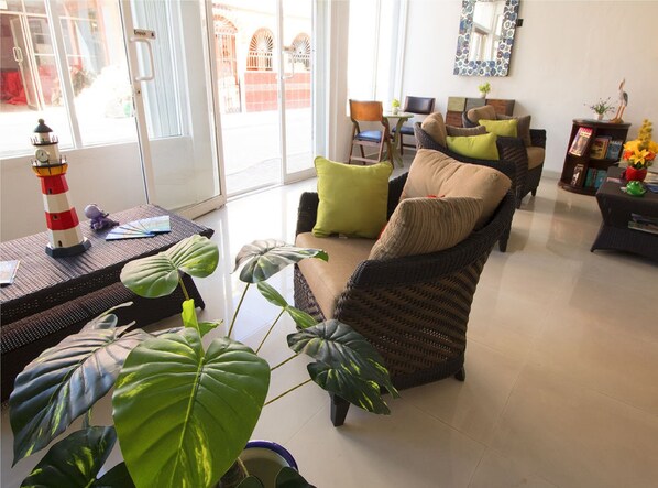 Lobby sitting area - Hotel Isleño (Isla Mujeres)