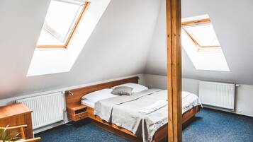 Double Room | 1 bedroom, in-room safe, iron/ironing board, free WiFi