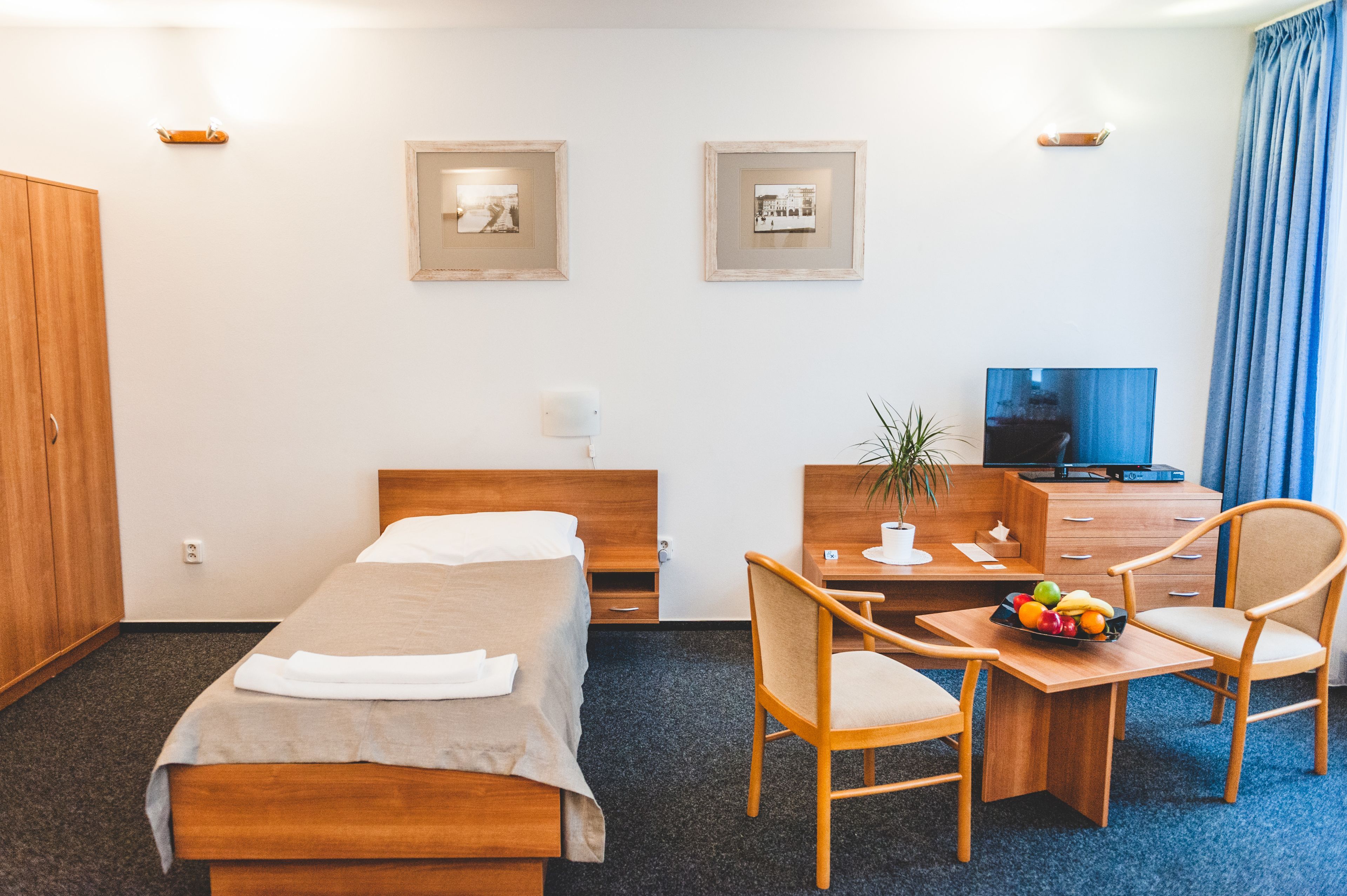 single room | 1 bedroom, in-room safe, iron/ironing board, free wifi