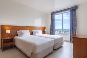 Coffres-forts dans les chambres, rideaux occultants