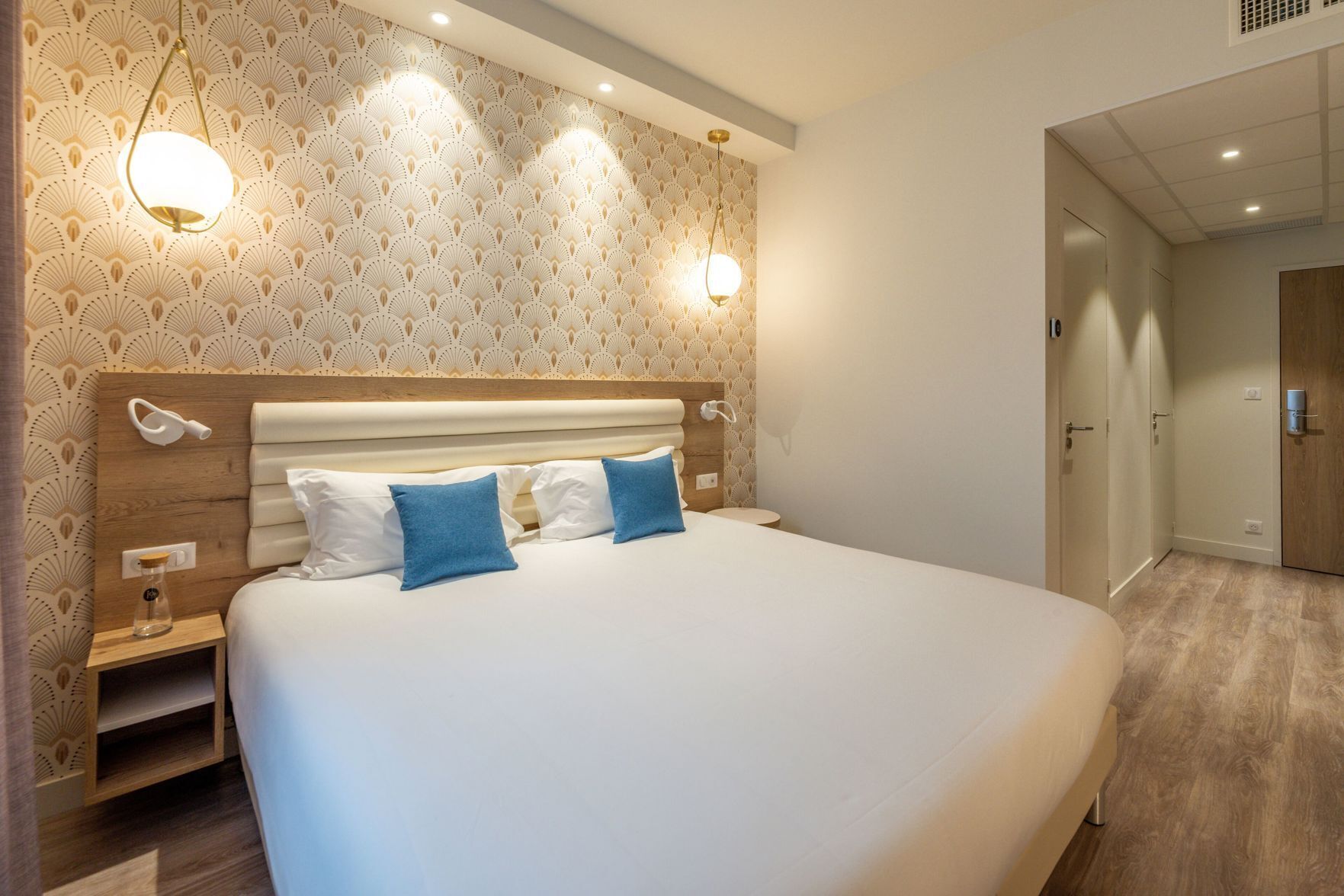 In-room safe, laptop workspace, soundproofing, free cots/infant beds