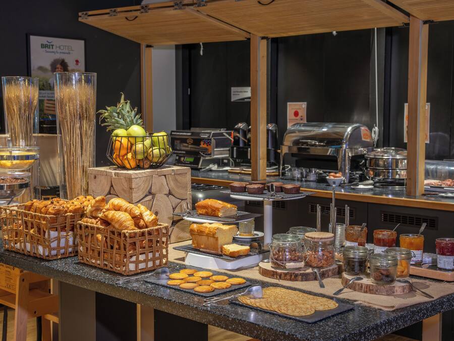 Desayuno buffet diario (EUR 15.50 por persona)