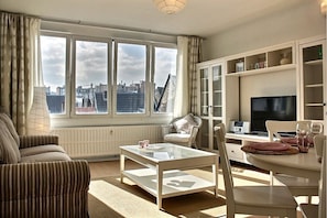Studio (Opera 2) | Living area