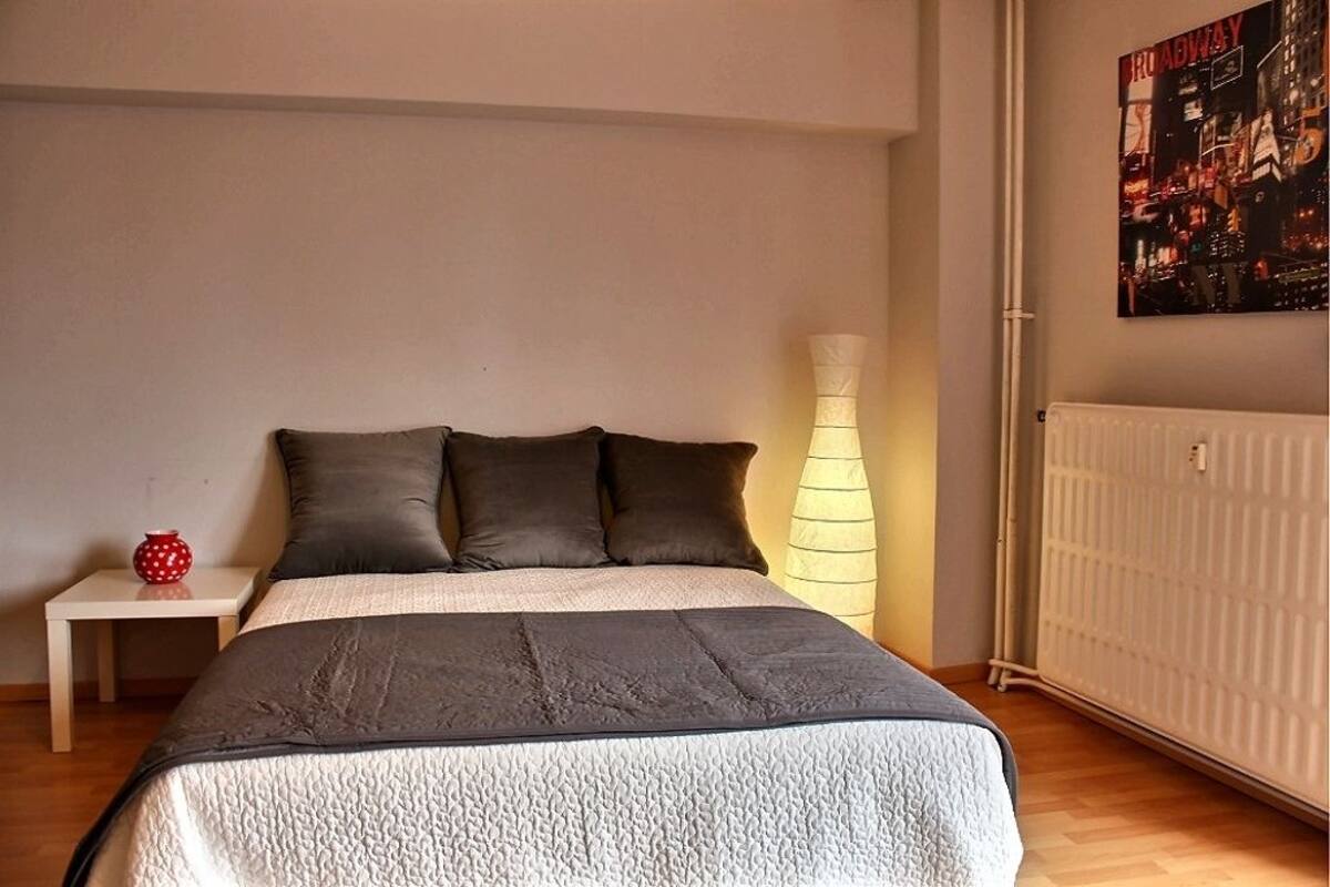 Studio (Opera 1) | Een strijkplank/strijkijzer, gratis wifi, beddengoed