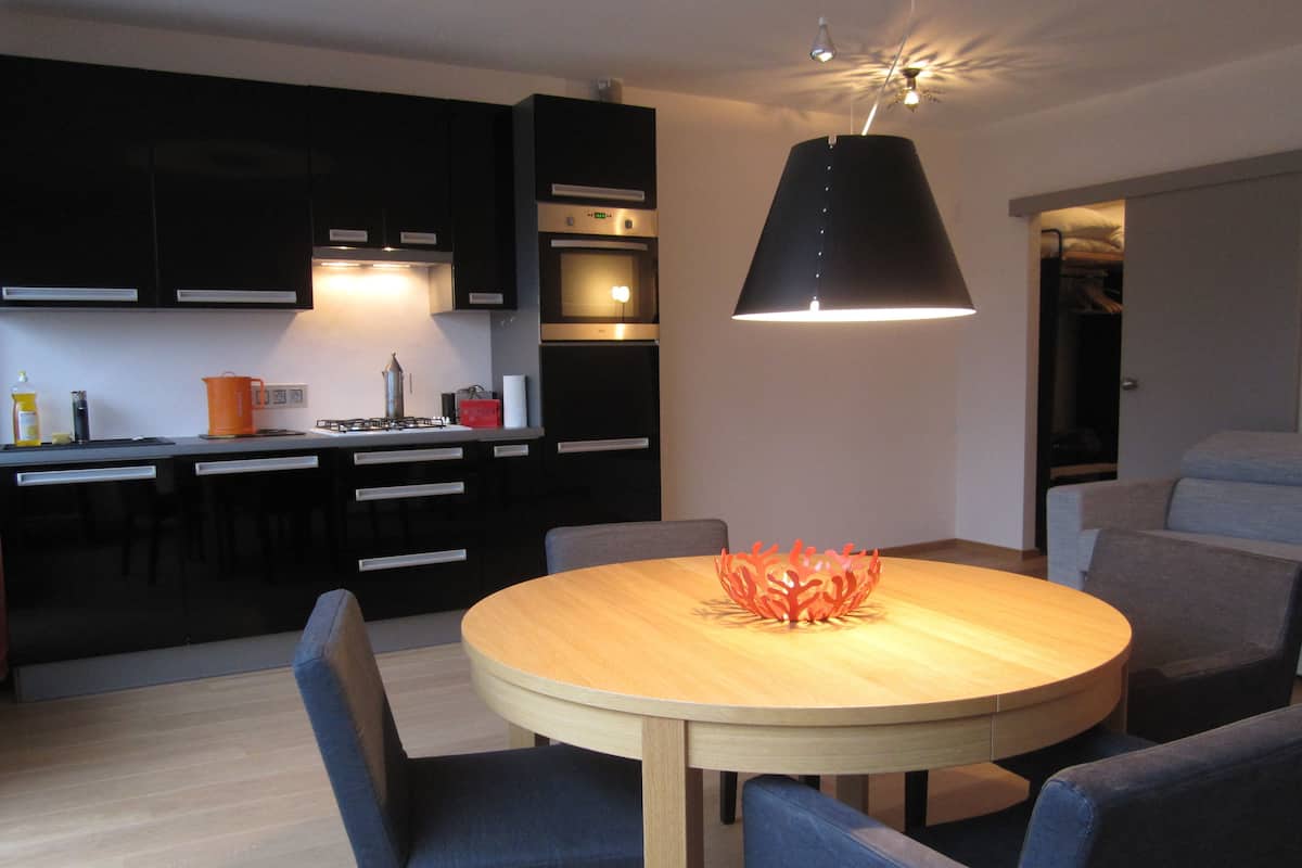 Studio (Passerelle) | Woonkamer | Televisie