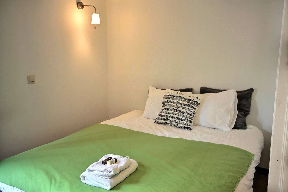 Studio (Saint-Remy 1) | Een strijkplank/strijkijzer, gratis wifi, beddengoed