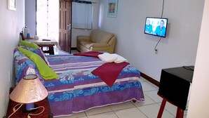 Double Room | Desk, cribs (free), WiFi (free), bed sheets - Apartamentos Cecil Paradise (Willemstad)