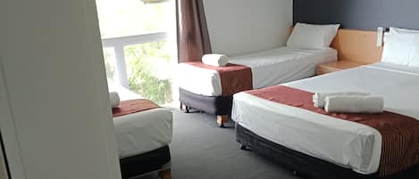 Basic Apartment, 1 Bedroom | Iron/ironing board, free WiFi, bed sheets