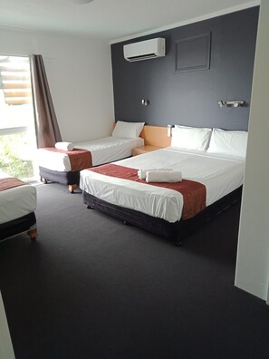 Basic Apartment, 1 Bedroom | Desk, laptop workspace, iron/ironing board, free WiFi