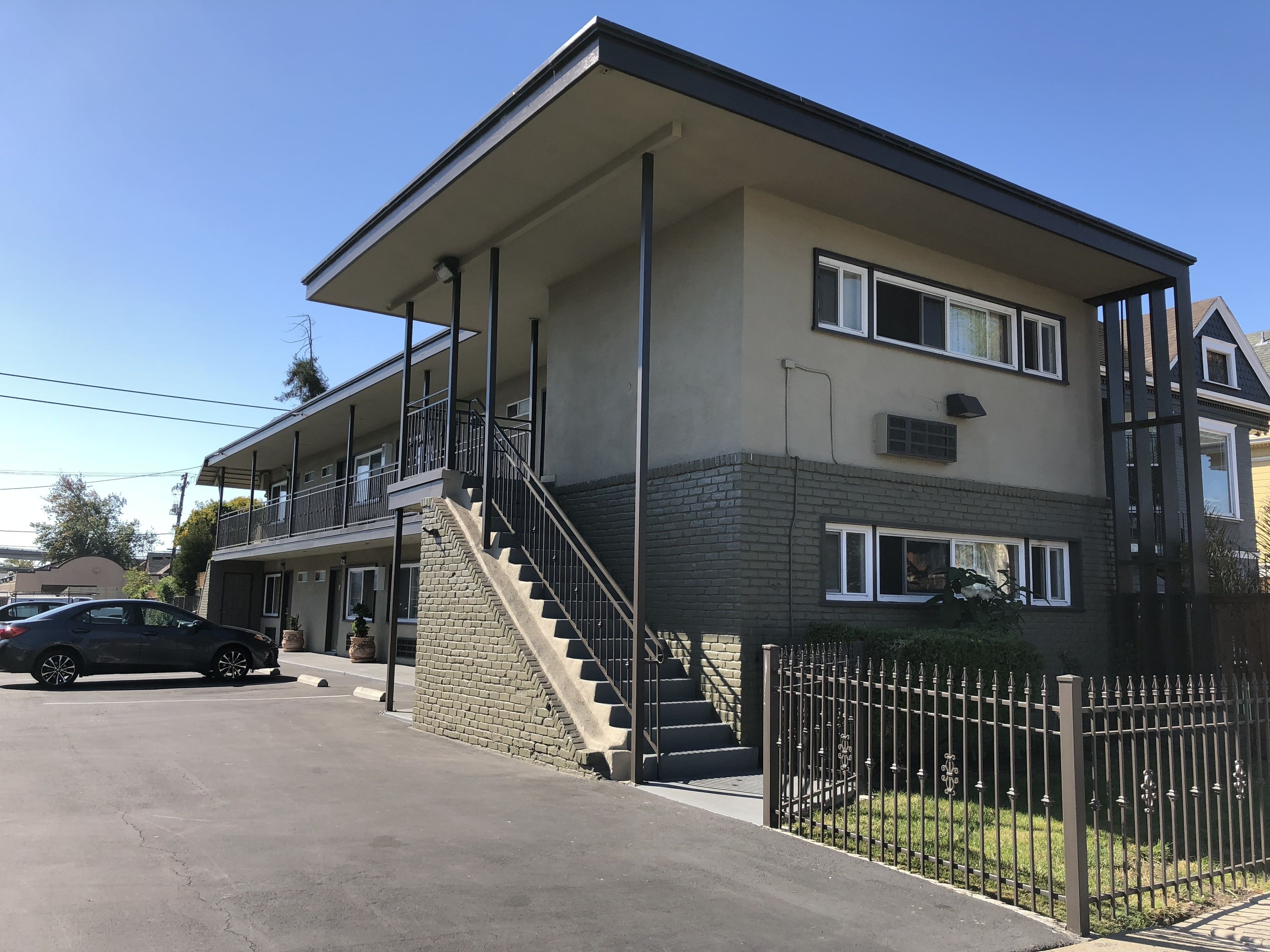 Entrada al alojamiento