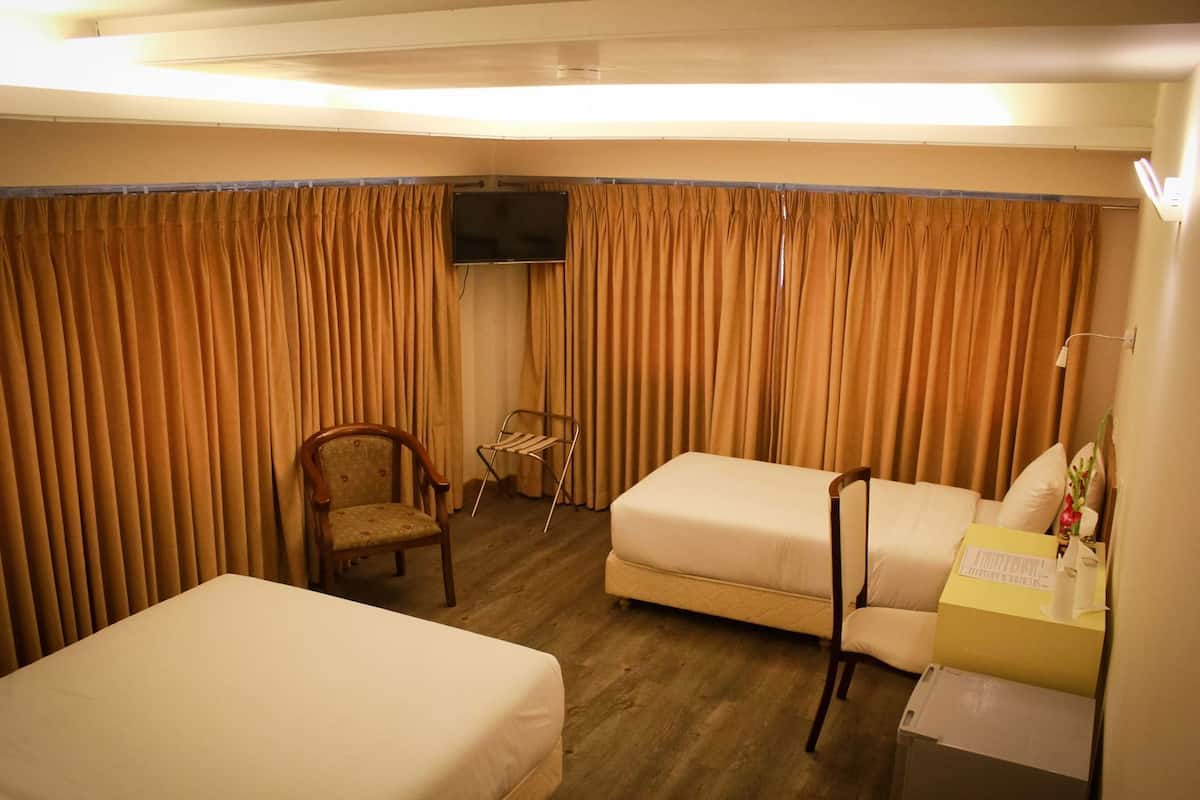 خزنة داخل الغرفة ومكتب وواي فاي مجانًا وملاءات أسرّة