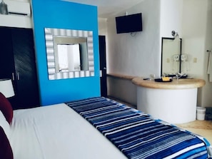 Studio, 1 King Bed - Blue Parrot 5th Avenue (Playa del Carmen)