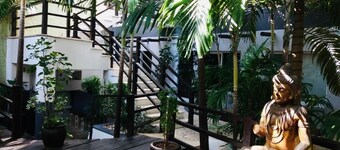 Blue Parrot 5th Avenue