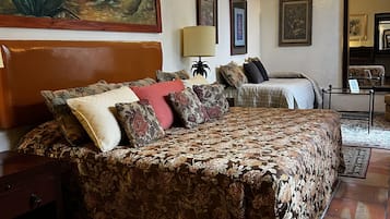 Romantic Room | Individually decorated, individually furnished, desk, iron/ironing board