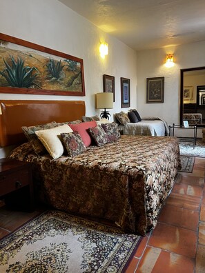 Romantic Room | Individually decorated, individually furnished, desk, iron/ironing board