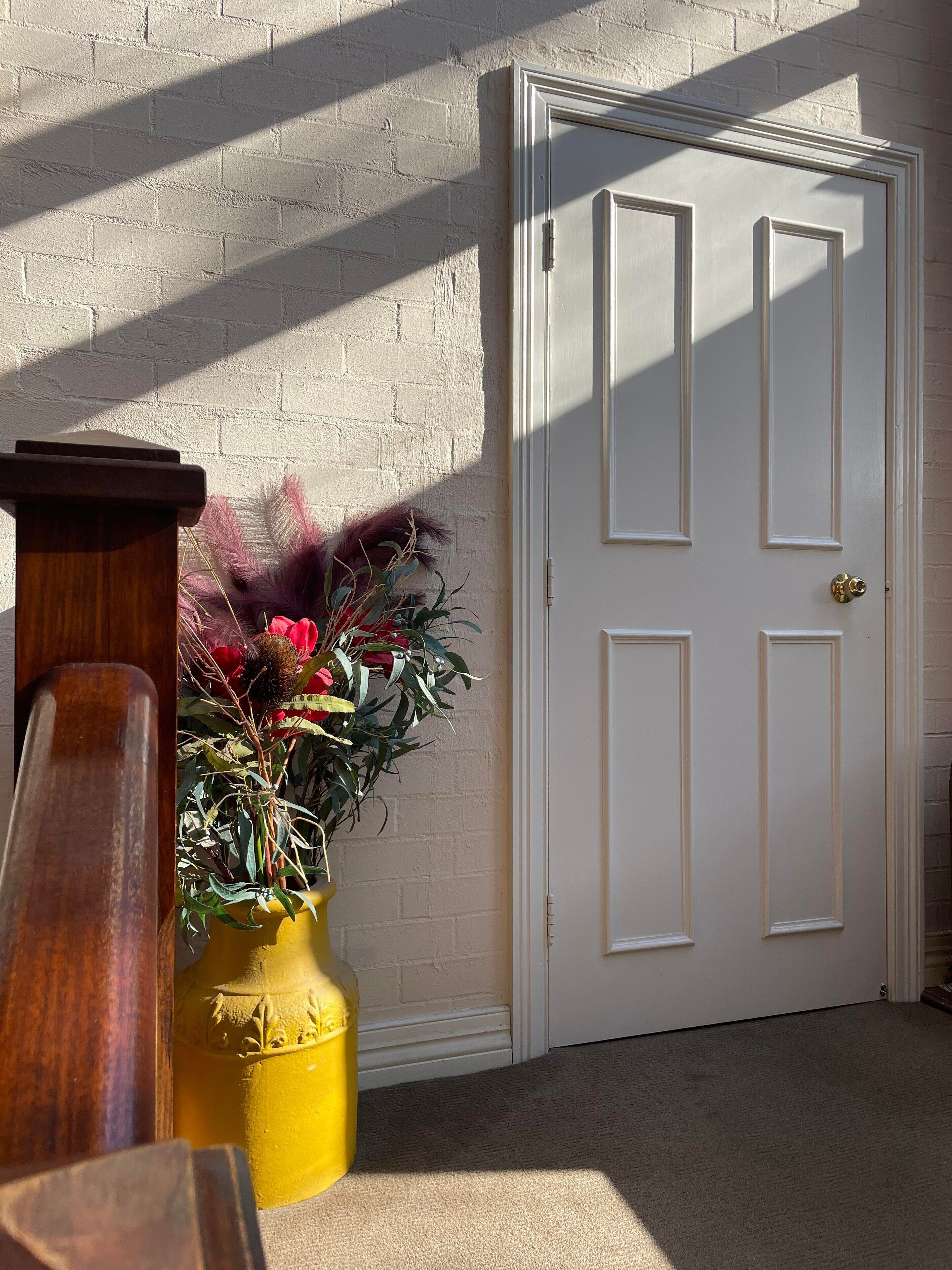 Petit déjeuner, déjeuner et dîner servis sur place, vue sur le jardin