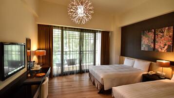 Deluxe Family View Room | In-room safe, desk, blackout drapes, free cribs/infant beds