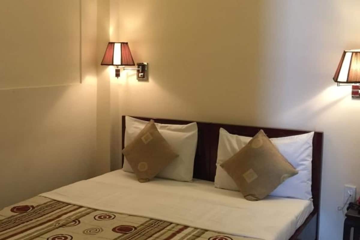 Minibar, caja de seguridad en la habitación y decoración personalizada