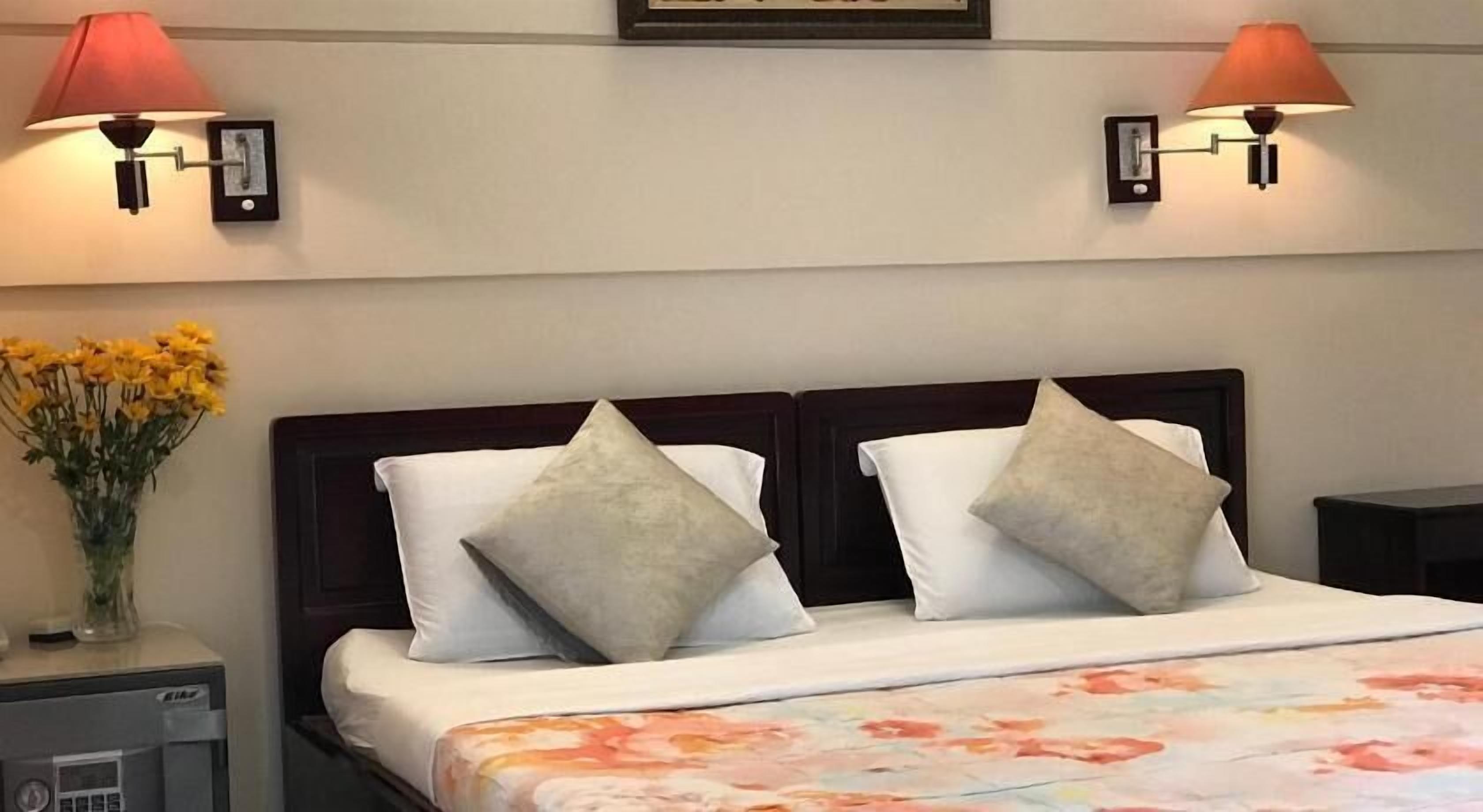 Minibar, in-room safe, individually decorated, individually furnished