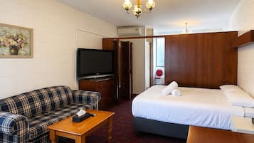 Family Room | Free WiFi, bed sheets