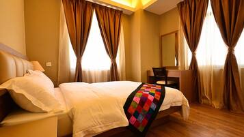 In-room safe, desk, soundproofing, iron/ironing board